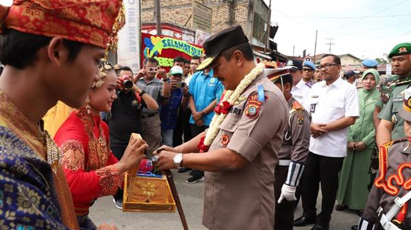 Resmikan Mapolres Batubara, Kapolda Sumut Disambut Tarian Melayu