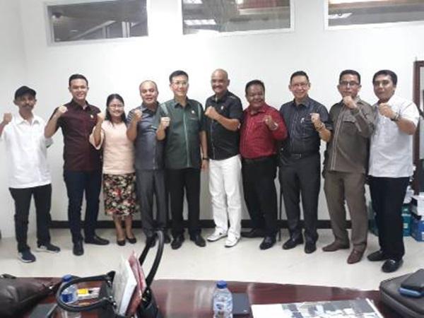 PDI Perjuangan Berikan Bantuan Material Bangunan Korban Kebakaran Jalan S Parman