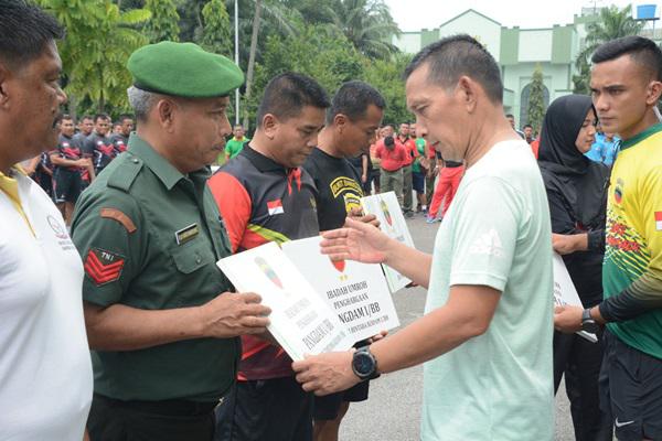 Pangdam I/BB Berangkatkan 7 Prajurit dan PNS Kodam I/BB Umroh dan Wisata rohani