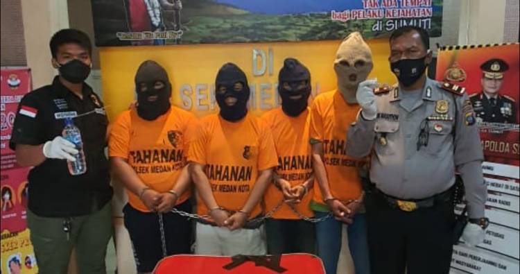 Lagi Asyik Sedot Sabu, 4 Pemuda Diborgol Polisi