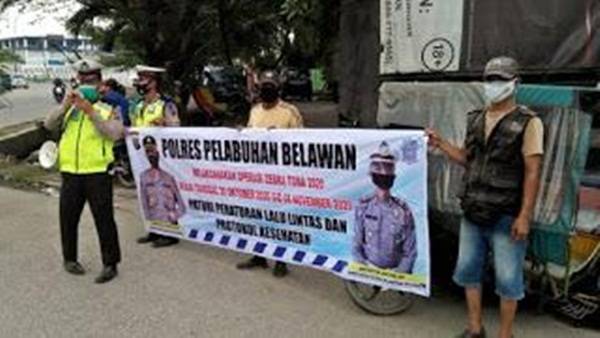 Gelar Operasi Zebra Toba 2020, Satlantas Polres Pelabuhan Belawan Juga Bagikan Masker