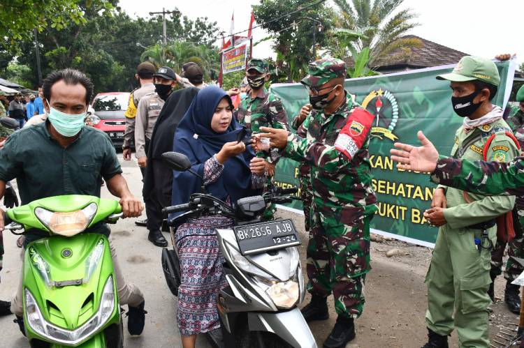 Kapendam I/BB : Edukasi Protkes Covid-19 di Lokasi TMMD Ke-109 Kodim 0201/BS Medan untuk Keselamatan Warga