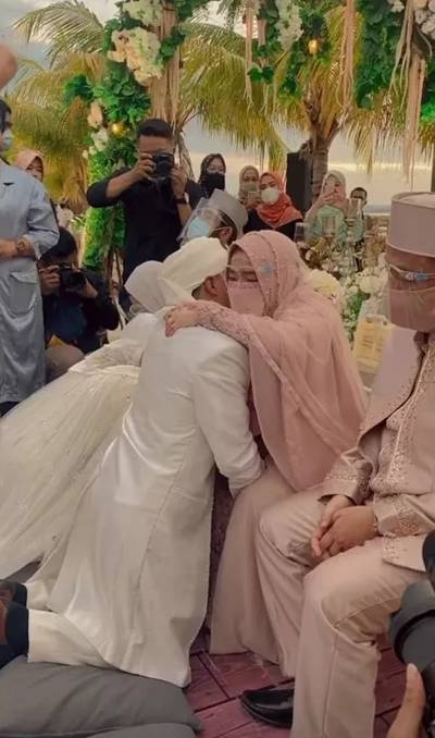 Serrel Nabila Tak Mampu Menutupi Rasa Bahagianya