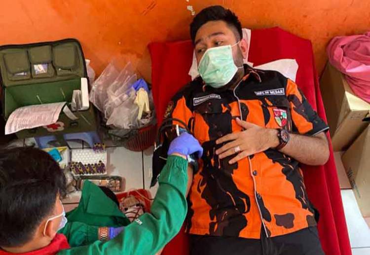 Peringati HUT PP ke-61, Ketua MPC PP Kota Medan, Rahmaddian Shah dan Pengurus Donor Darah