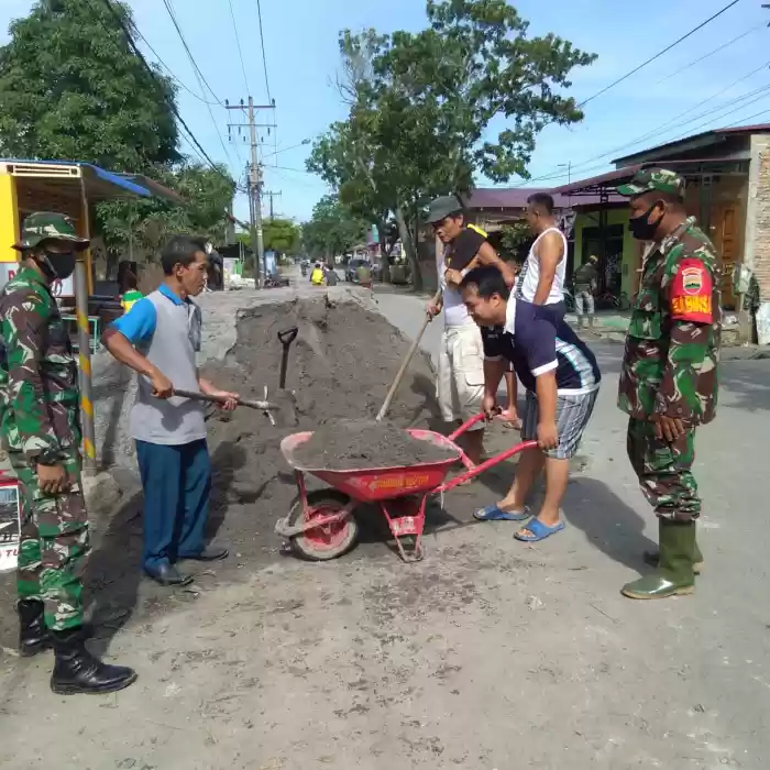 Jurnalis TNI Ikut Berperan Besar Dalam Giat TMMD 109 Kodim 0201/BS