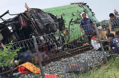 Break..., Puluhan Jiwa Melayang dan Tiga Puluh Luka Luka