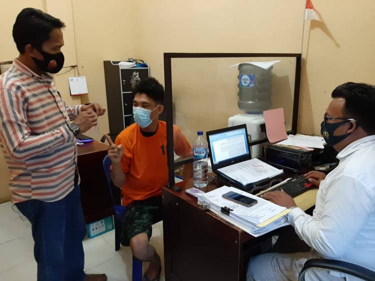 Pengedar Extacy dan Sabu Ditangkap Dihalaman Parkir One Heart Karaoke