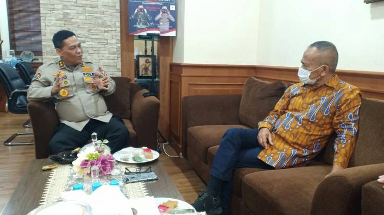 PWI Sambangi Kadiv Humas, Polri Bakal Siapkan Rompi Wartawan untuk Liput Demo