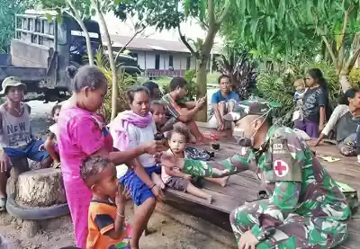 Satgas Yonif Mr 413 Kostrad Gelar Pengobatan Di Kampung Pitewi