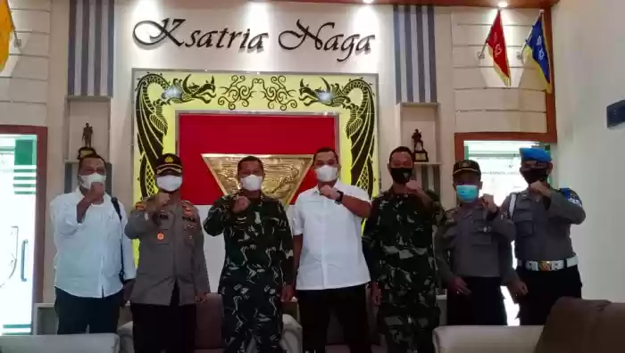 Kapolsek dan Wakapolsek Sunggal Sambangi Mako TNI, Ada Apa Ya?