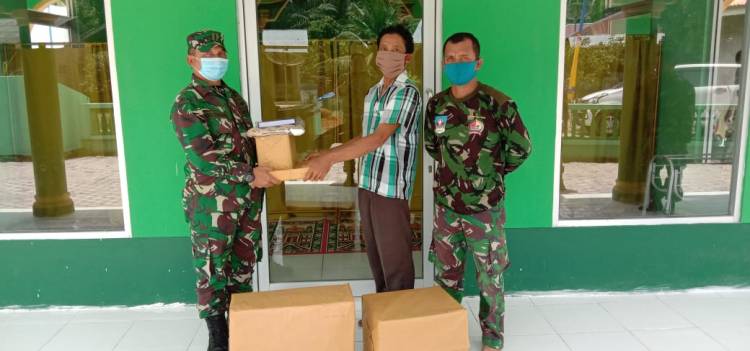 TNI Berikan Bantuan Kebutuhan Musholla