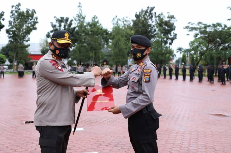 28 Personil Terluka Saat Pengamanan Unras Peroleh Penghargaan Kapoldasu