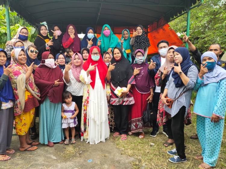 Masyarakat Medan Denai Dukung Penuh Bobby-Aulia, Bunda Indah : Bobby Tidak Akan Korupsi