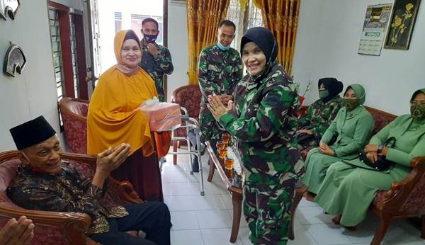 Rayakan Hut Ke 75 Keuangan TNI AD, Kudam I/BB Gelar Kegiatan Sosial