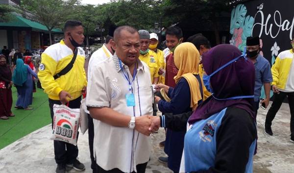 Partai Golkar Medan Kembali Gulirkan Bantuan 1 Ton Beras Kepada Masyarakat