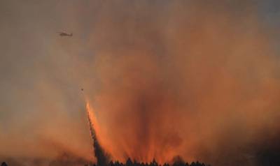 di seluruh California, Ancaman Kebakaran Meningkat