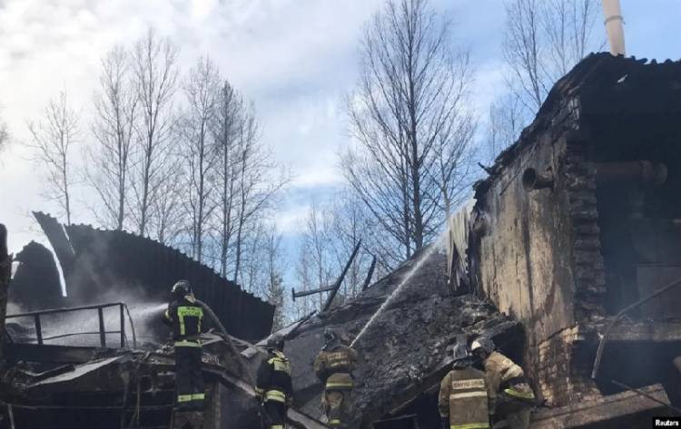Pabrik Mesiu Meladak dan Terbakar, Sedikitnya 16 Orang Tewas