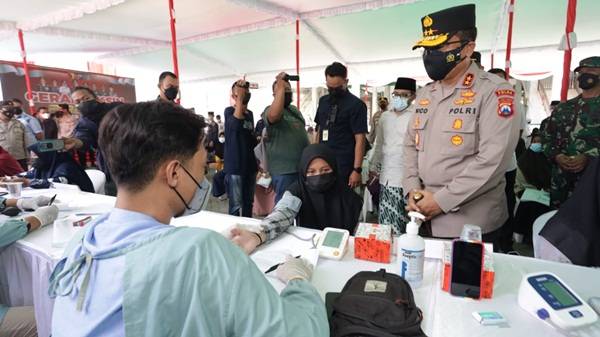 Ribuan Ponpes Mambaul Ma'arif Ikuti Vaksinasi Presisi