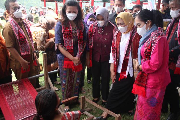 Terjun ke Dunia Digital, Nawal Dorong Pelaku UMKM Kerajinan