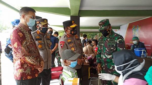 AKABRI 99 Gelar Vaksinasi Pelajar dan Lansia