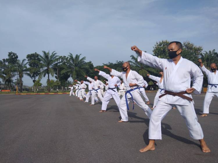 Tingkatkan Kemampuan, Batalyon A Pelopor Brimob Sumut Rutin Latihan Beladiri Polri