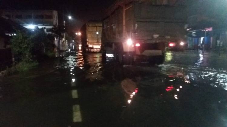Warga Medan Utara Kembali  di Landa Banjir ROB,Hingga Resah