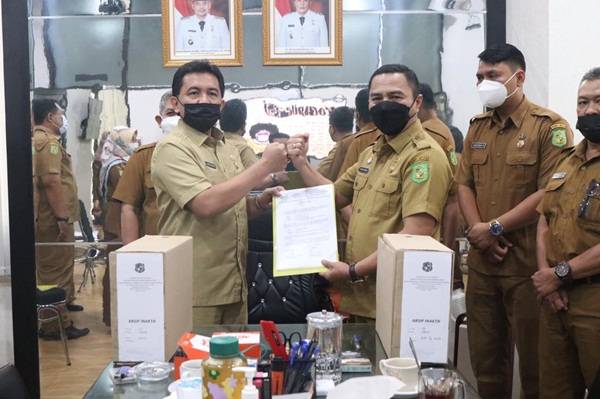 BKDPSMD Serahkan Arsip Inaktif Kantor Dinas Pendidikan dan Pelatihan Kota Medan