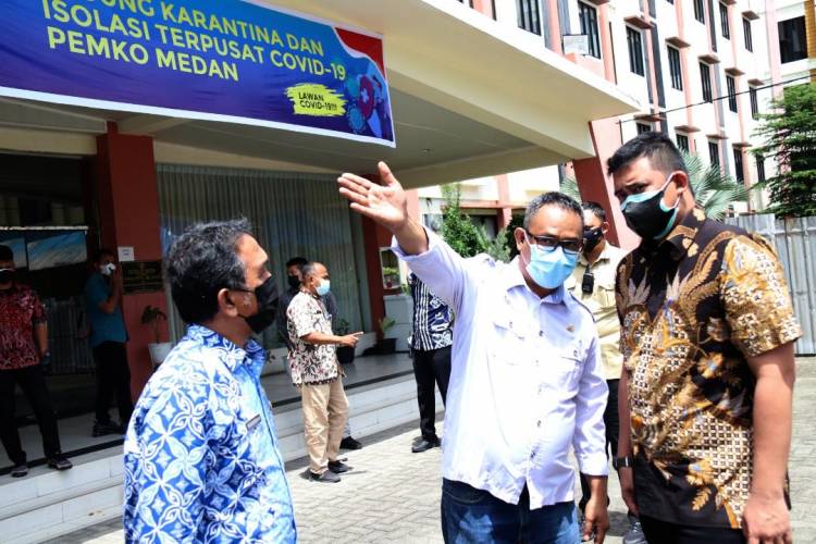 Penyadaran Harus Terus Dilakukan, Bobby Nasution Instruksikan Camat Bawa Warga Positif Covid-19 ke Isoter