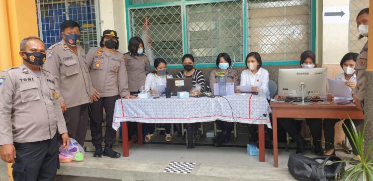 Polsek Medan Baru Bersama SMP dan SMA Putri Cahaya Gelar  Vaksinasi Tahap II