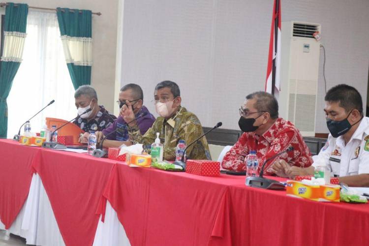 Warga Terkonfirmasi Positif Covid-19, Camat Diminta Tanggung Jawab