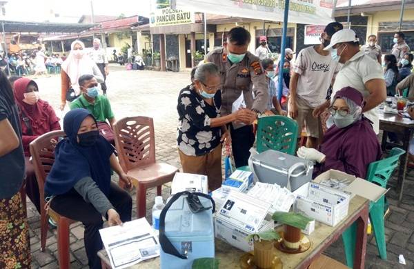 Polsek Pancurbatu Gelar Suntik Vaksinasi Tahap II