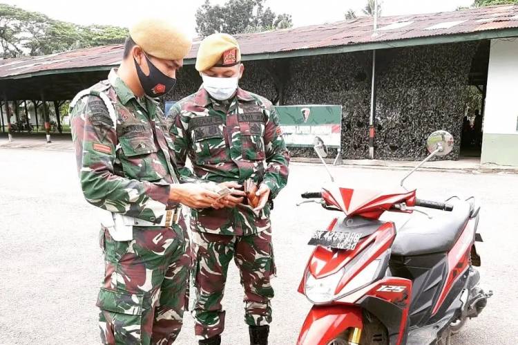 Timbulkan Rasa Disiplin Prajurit, Yonarmed 2/105 Trk/KS Gelar Pemeriksaan Kelengkapa Bermotor