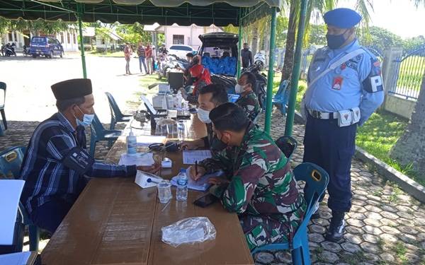 Lanud  SIM Gelar  Serbuan Vaksinasi di Pemukiman Lamblang  Cot Keueng