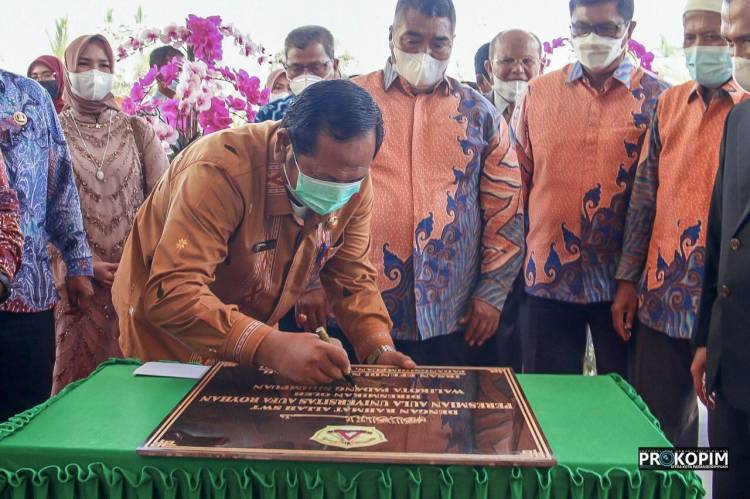 Walikota Padangsidimpuan Hadiri Sekaligus Pengguntingan Pita Gedung UNAR Yang Baru