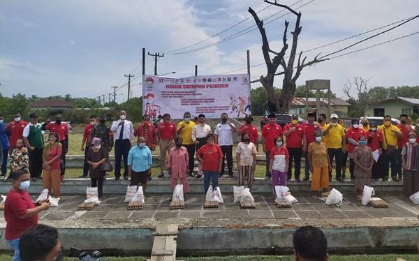FKMN Bersama Paguyuban Lintas Etnis dan Mahasiswa Papua Gelar Baksos