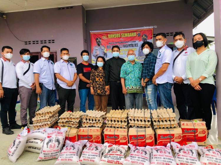 Melalui Polres Labuhanbatu, Jemaat Gereja Baptis Terima Banso dari Kapolda Sumut