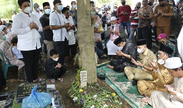 Istri Wakil Wali Kota Medan dimakamkan di Perkuburan Wakaf Masjid Al Abror Titi Papan