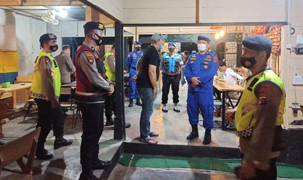 Brimob Polda Sumut Gencarkan Yustisi di Malam Hari untuk Cegah Penyebaran Covid 19