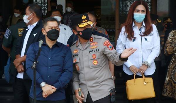 Lepas 77 Mobil Vaksin, Komisi III DPR RI Apresiasi Polda Jatim