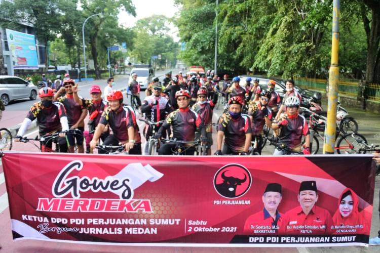 Rapidin Tantang Jurnalis  Medan Gowes ke Samosir