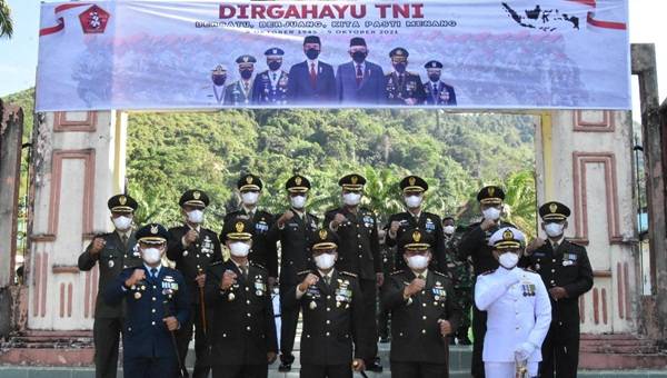 Danrem 023/KS Pimpin Ziarah Dalam Rangka HUT ke 76 TNI