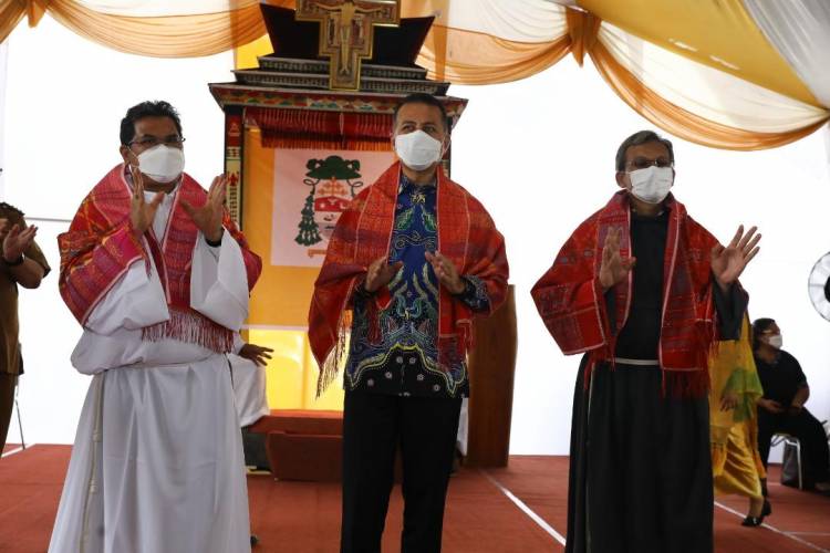 Wagubsu Hadiri Pentahbisan Imam Ordo Saudara Dina Konventual di Indonesia, ini Pesan Wagubsu