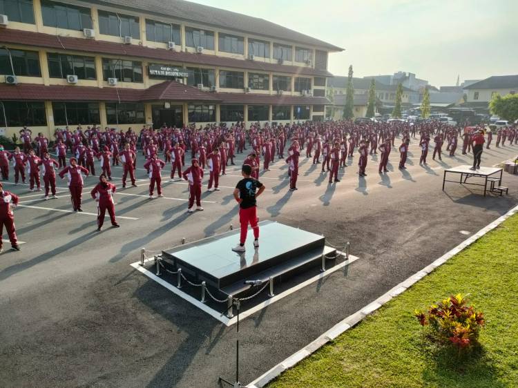 Jaga Kebugaran Tubuh, Personel Polda Sumsel Ikuti Olahraga Bersama