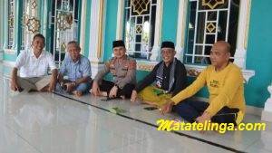Kapolres Langkat terima curhatan masyarakat usai sholat Jumat di Masjid Al Ikhwan Komplek Sanggar