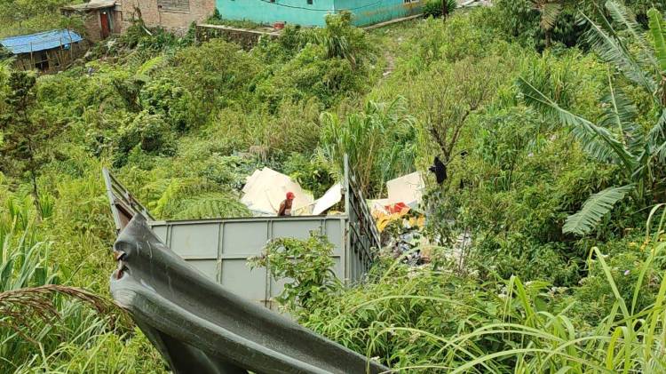 Diduga Rem Blong, Truk Masuk Jurang di Penatapan Berastagi, Sopir Meninggal Dunia