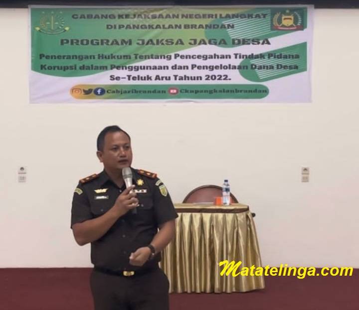 Kacabjari Pangkalan Brandan Laksanakan Penerangan Hukum Jaksa Jaga Desa