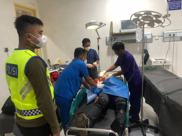 Tabrakan Beruntun Di Jalan Kabanjahe Merek , Supir L 300 Kabur