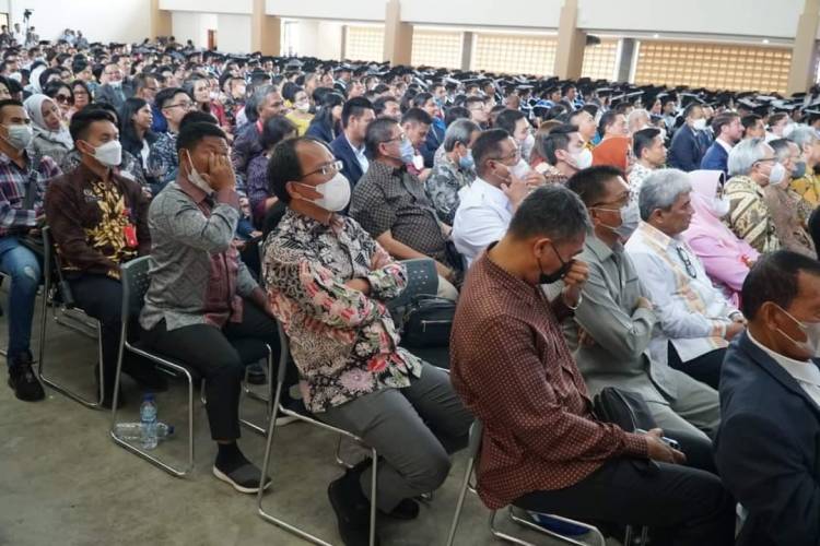 Bupati Humbahas Ikut Hadiri Wisuda IT Del Toba
