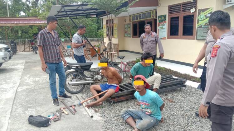 Polisi Ringkus Tiga Pencuri Besi Jembatan dan Ungkap Aksi Curanmor Saat Salat Jumat