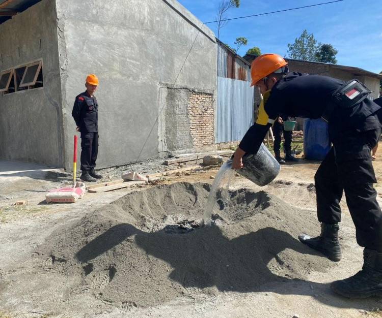 Bhakti Brimob Untuk Masyarakat, Brimob Polda Sumut Lakukan Pembangunan Rumah Korban Bencana Gempa Bumi
